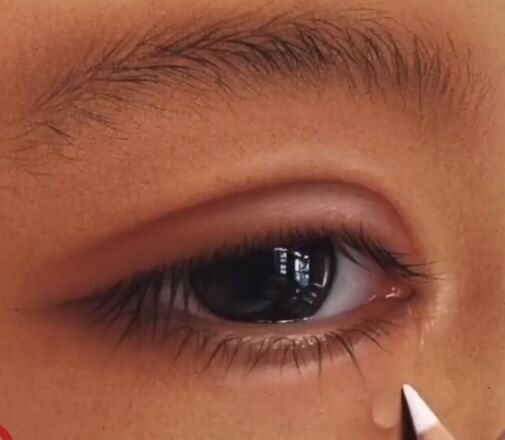 How to paint realistic eyes